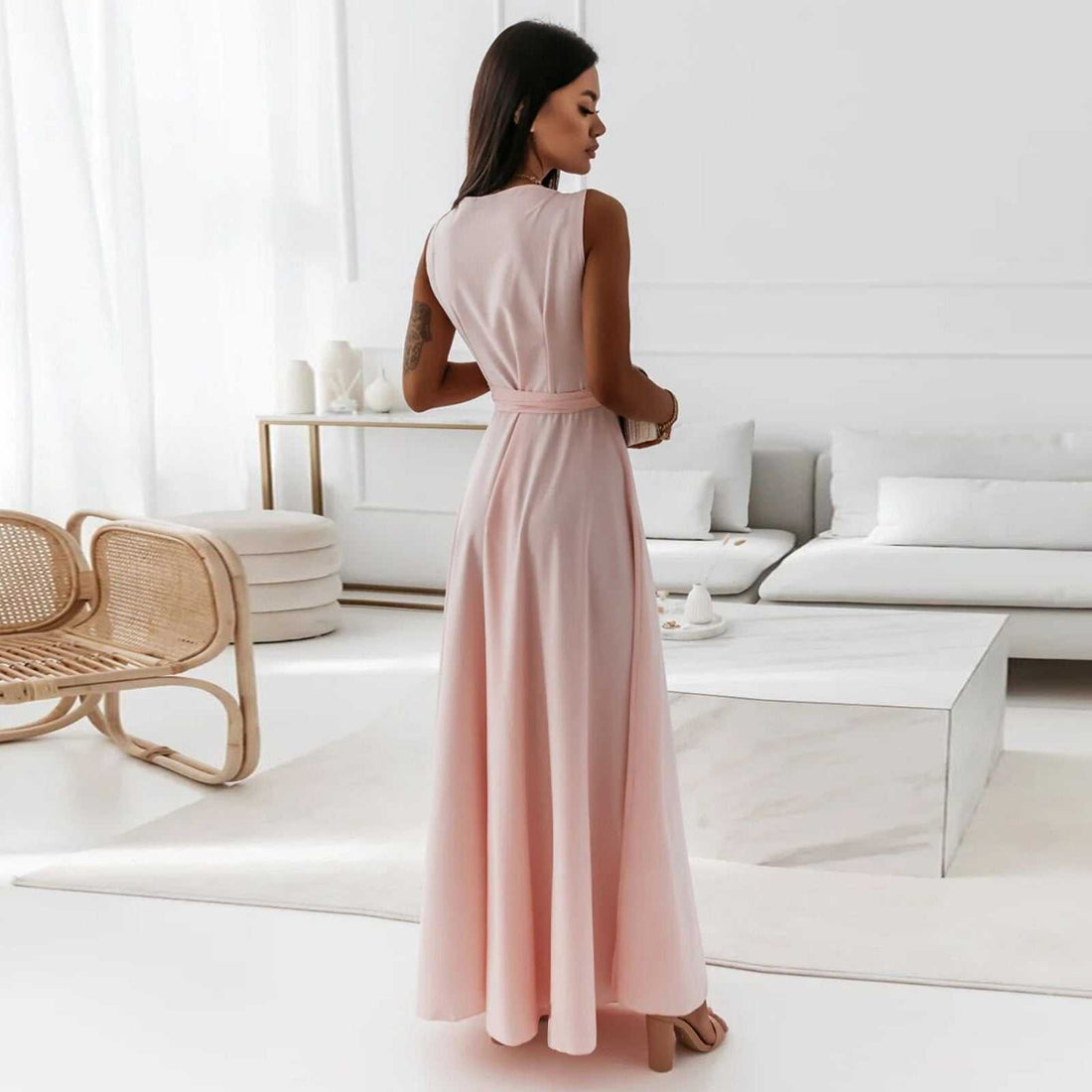 Dames V-hals mouwloze maxi-jurk met riem in blauw voor feest en zomerstijl