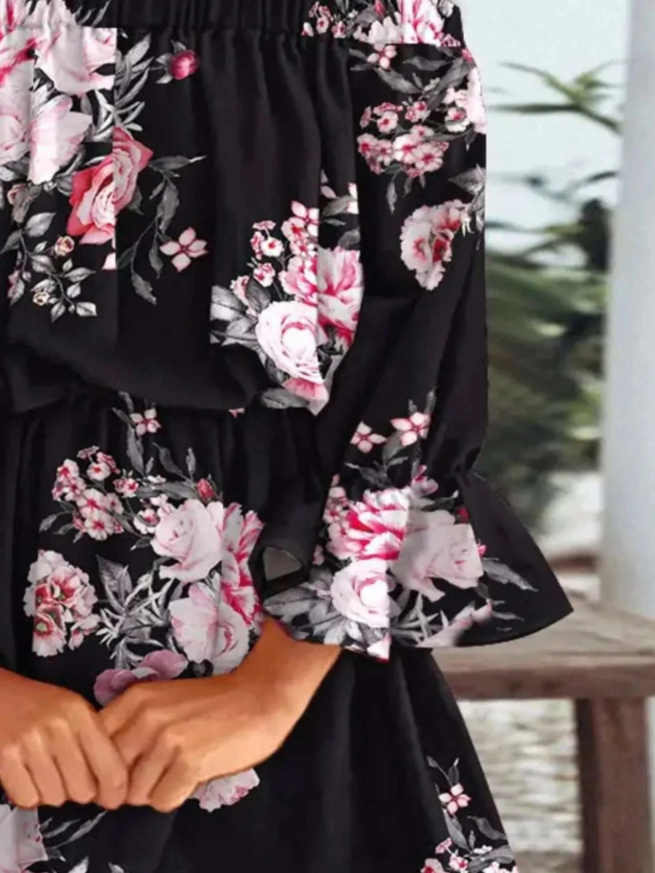 Volledige grootte bloemen off-shoulder mini-jurk met volantmouwen en bloemmotief in grote maten