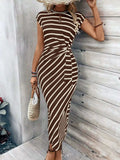 Elegante gestreepte jurk met tailleband, ronde hals, korte mouwen en lang patroon Nexora Store