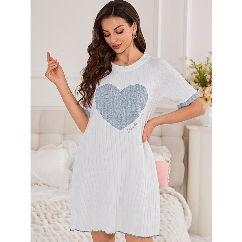 Eenvoudige casual pyjama met korte mouwen en geborduurde liefdesprint Nexora Store