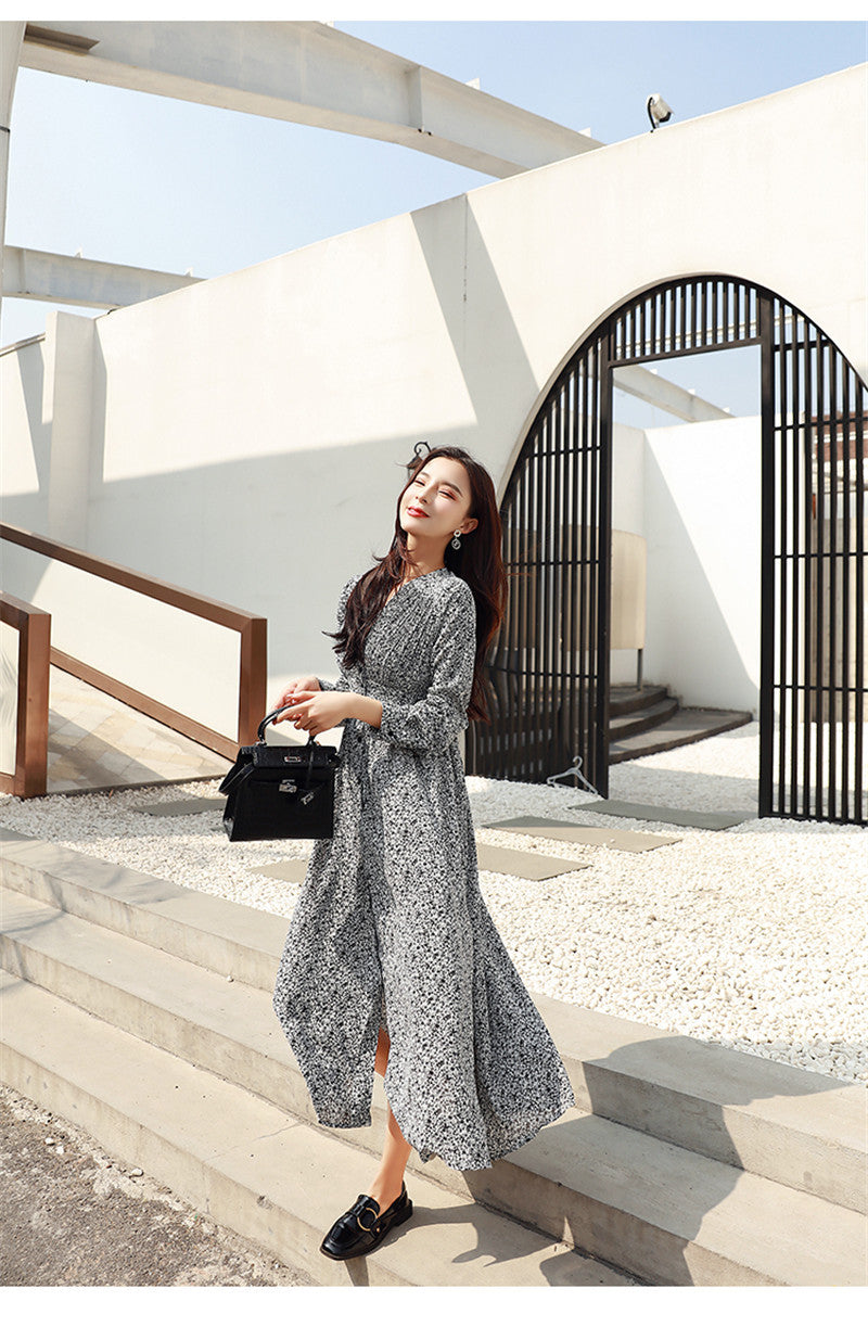 V-hals jurk met bloemenprint en lange mouwen Nexora Store
