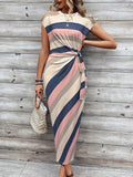Elegante gestreepte jurk met tailleband, ronde hals, korte mouwen en lang patroon Nexora Store