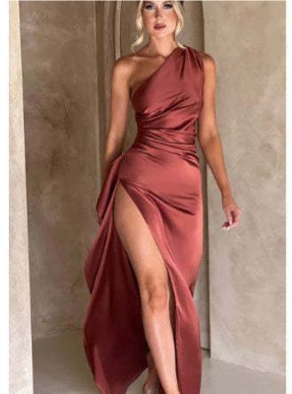 Sexy een-schouder open rug jurk met split Zomer elegante strakke effen satijnen jurken voor vrouwen Nexora Store