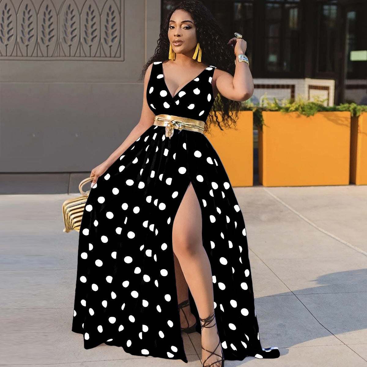 Sexy Jurken Dames zwarte polka dot lange jurk met split en gouden riem