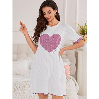 Eenvoudige casual pyjama met korte mouwen en geborduurde liefdesprint Nexora Store