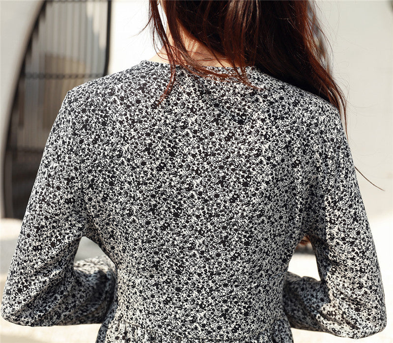 V-hals jurk met bloemenprint en lange mouwen Nexora Store