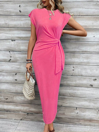 Elegante gestreepte jurk met tailleband, ronde hals, korte mouwen en lang patroon Nexora Store