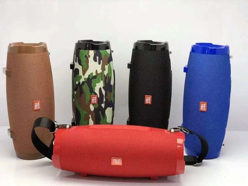 Draadloze Bluetooth-luidspreker met riem in diverse kleuren, draagbaar en krachtig geluid.