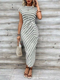 Elegante gestreepte jurk met tailleband, ronde hals, korte mouwen en lang patroon Nexora Store