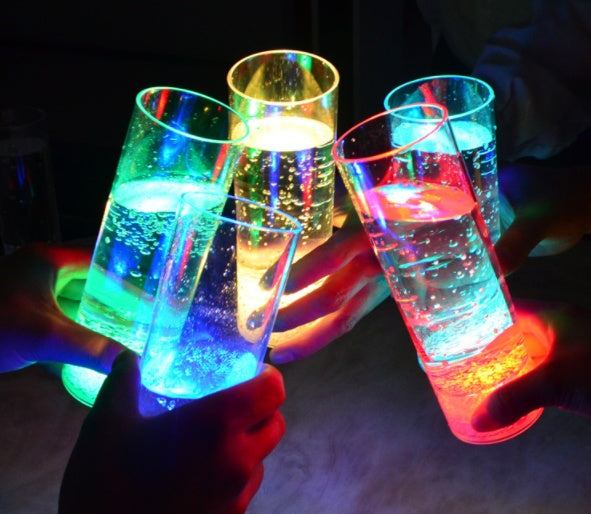 watersensor LED led verlichte kleurrijke plastic drinkglazen voor feestdecoratie
