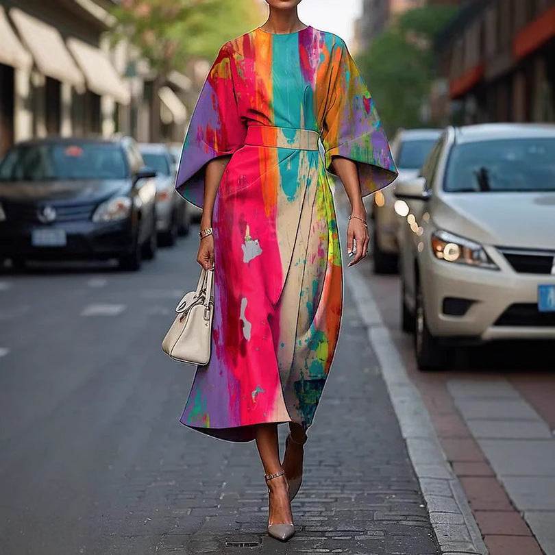 vrouwelijke creatieve casual jurk met kleurrijke print en halve mouwen van polyester