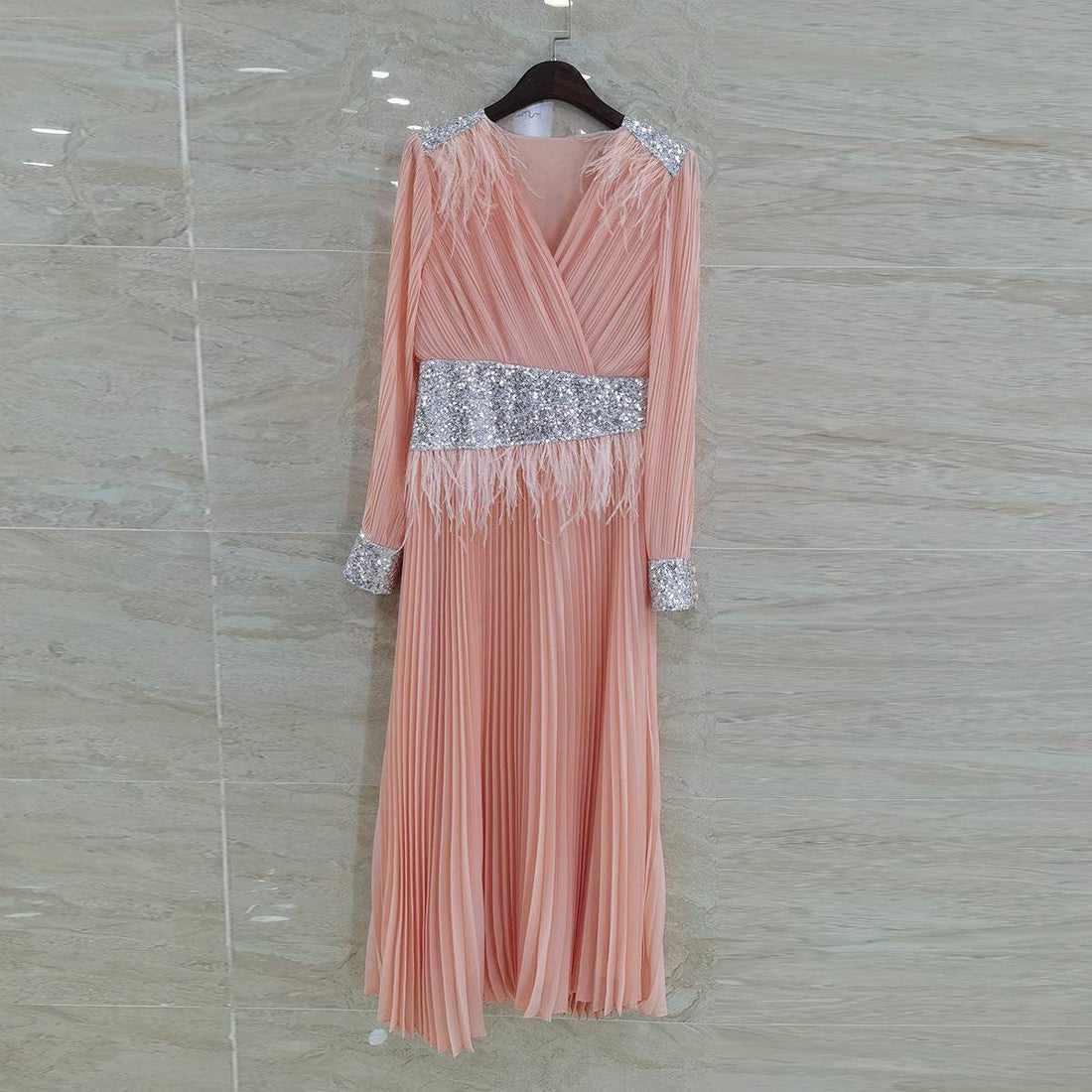 Zwarte pailletten swingjurk met hoge taille, lange mouwen en V-hals van chiffon polyester