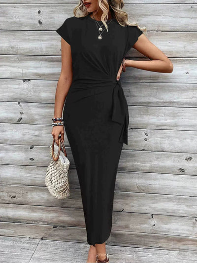 Elegante gestreepte jurk met tailleband, ronde hals, korte mouwen en lang patroon Nexora Store